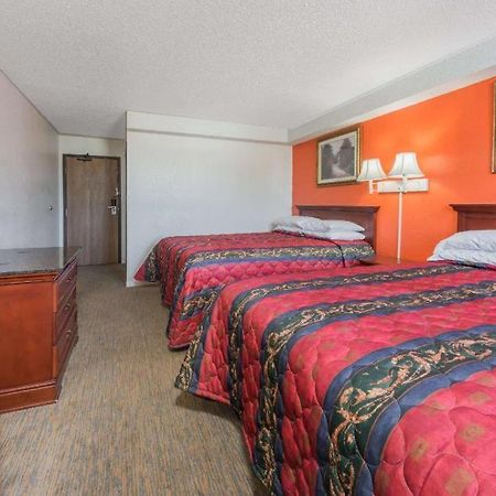 Knights Inn Ferguson Mo Castle Point Экстерьер фото