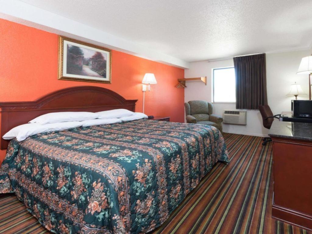 Knights Inn Ferguson Mo Castle Point Экстерьер фото