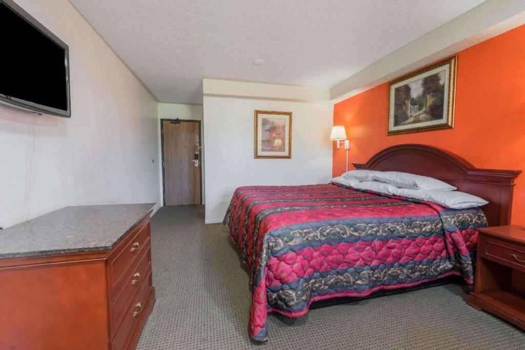 Knights Inn Ferguson Mo Castle Point Экстерьер фото