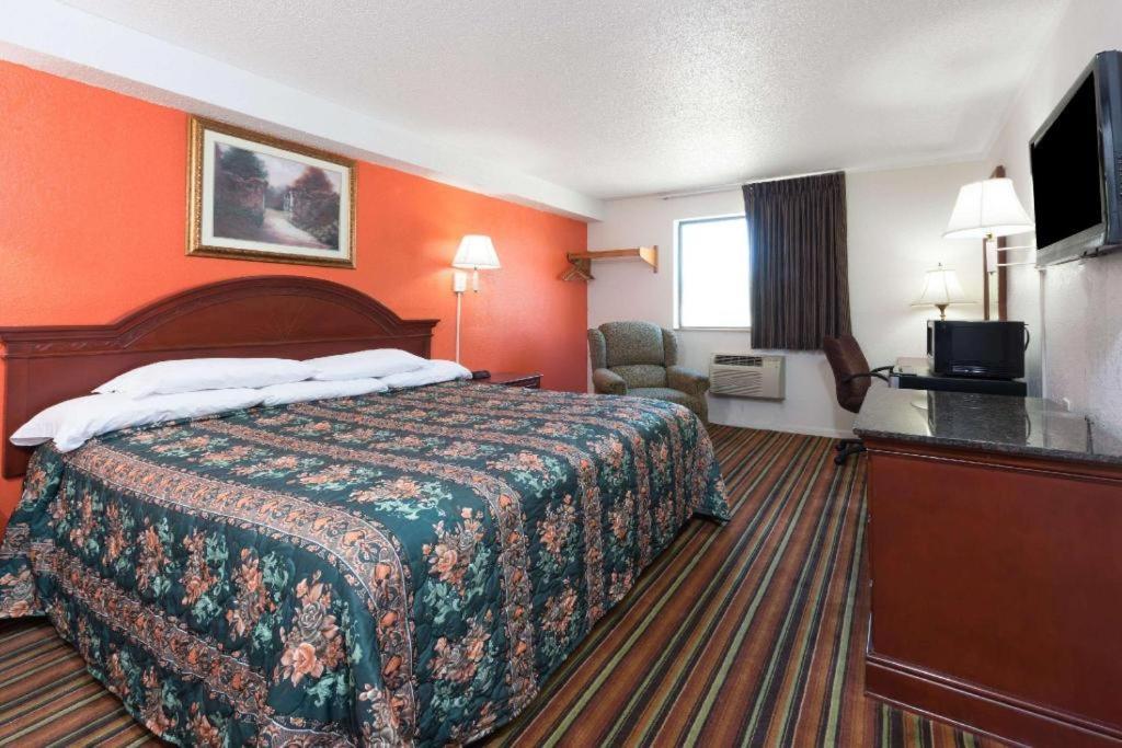 Knights Inn Ferguson Mo Castle Point Экстерьер фото