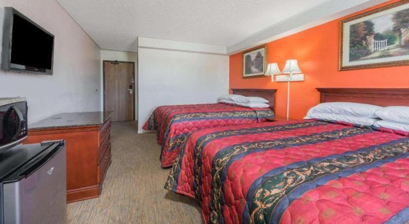 Knights Inn Ferguson Mo Castle Point Экстерьер фото