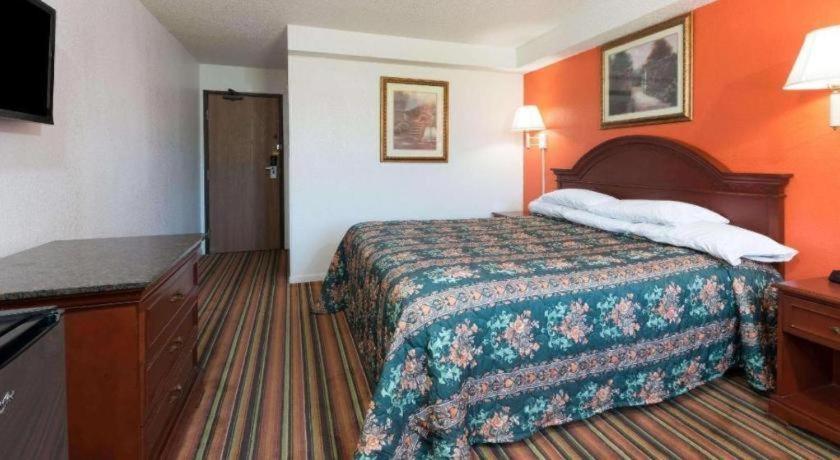 Knights Inn Ferguson Mo Castle Point Экстерьер фото