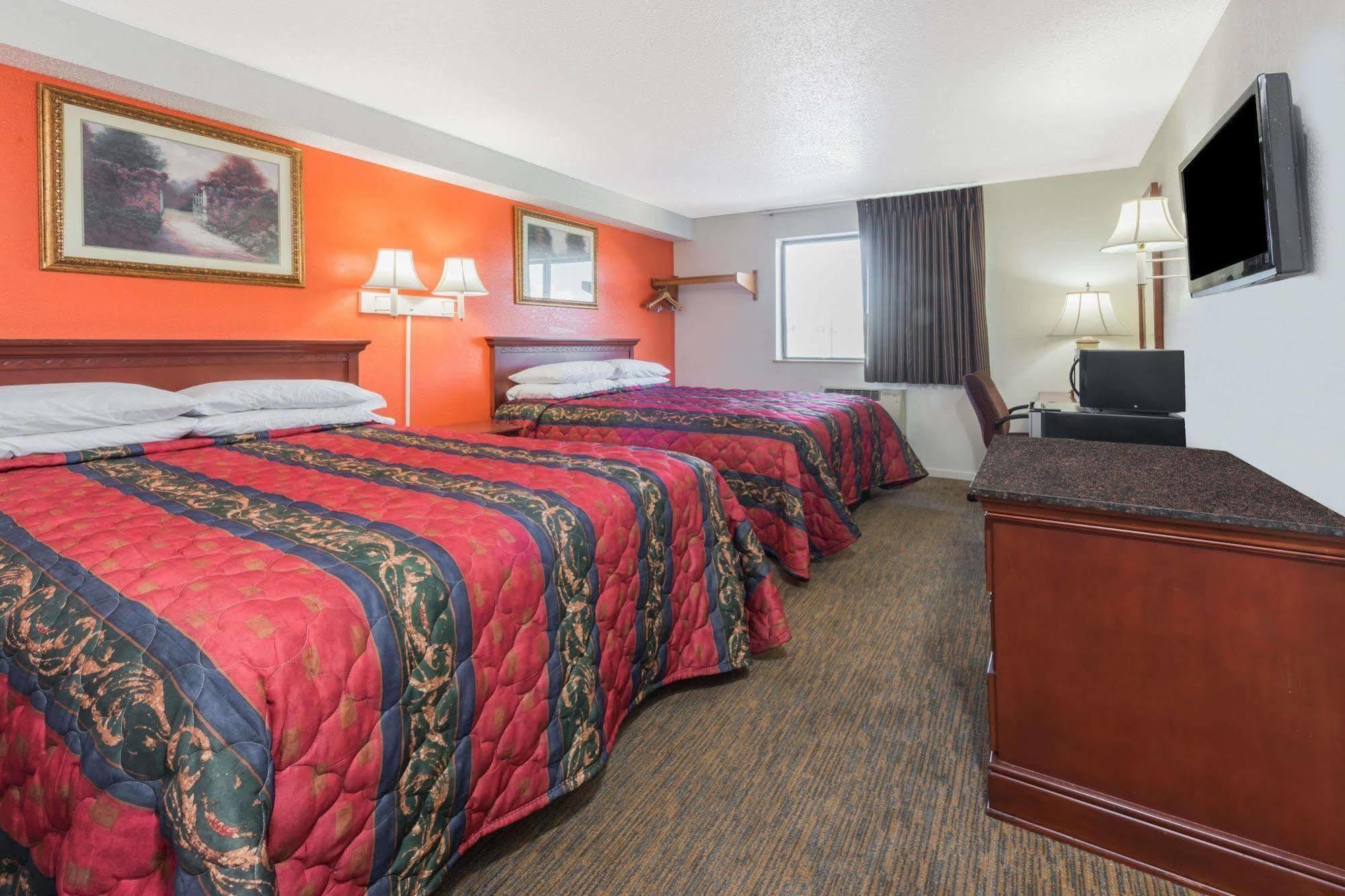 Knights Inn Ferguson Mo Castle Point Экстерьер фото